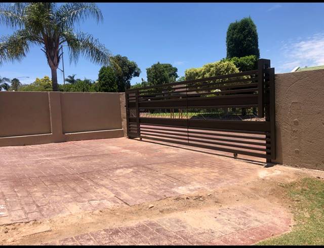 5 BEDROOM FREEHOLD FOR SALE IN THE ORCHARDS